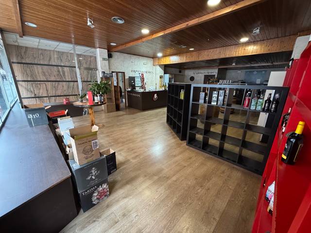 Local comercial en Venta en Calle Cervantes en El Carril - Paseo de Chapi