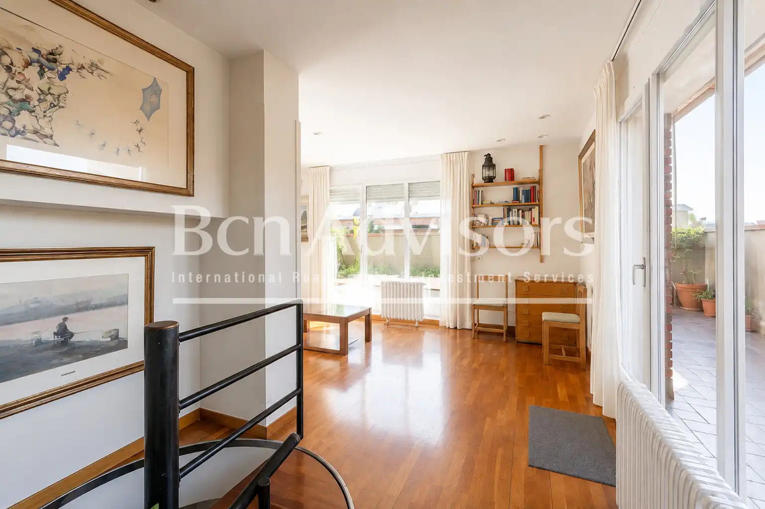 Sala d'estar de Àtic en venda en Barcelona amb Aire condicionat, Calefacció i Parquet