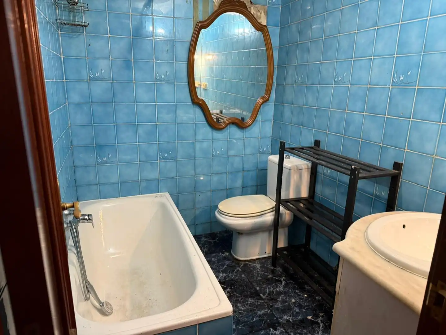 Badezimmer von Wohnung zum Verkauf in Ortuella