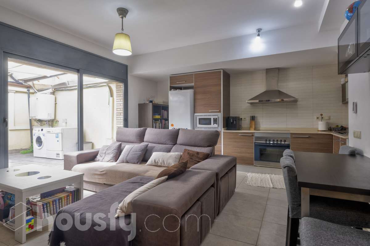 Sala d'estar de Planta baixa en venda en Rubí amb Aire condicionat, Calefacció i Terrassa