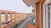 Exterior view of Apartment to rent in  Madrid Capital  with Terrace, Oven and Pets allowed