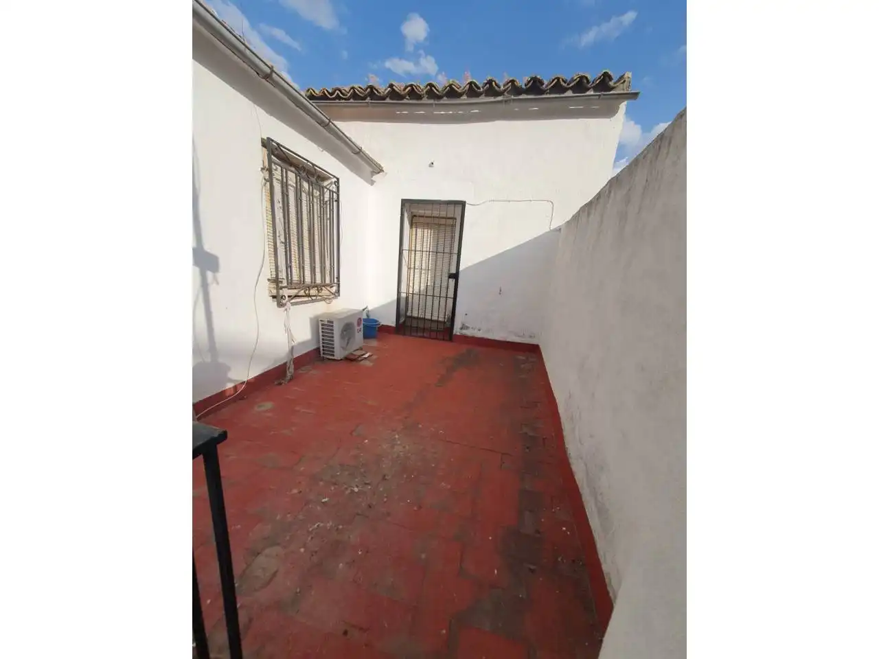 Vista exterior de Casa o xalet en venda en Úbeda amb Aire condicionat i Terrassa