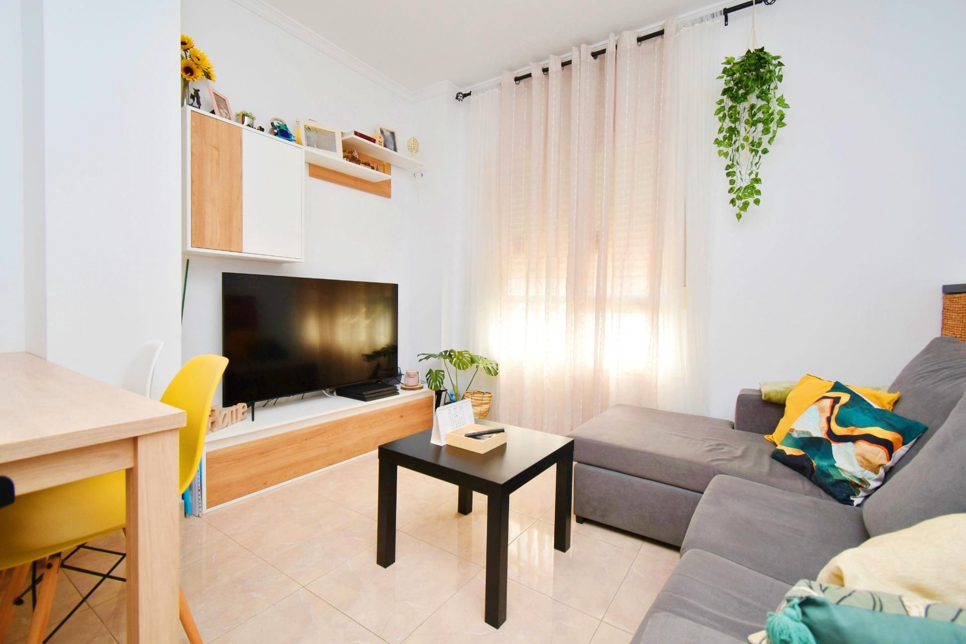 Sala d'estar de Pis en venda en El Ejido amb Aire condicionat