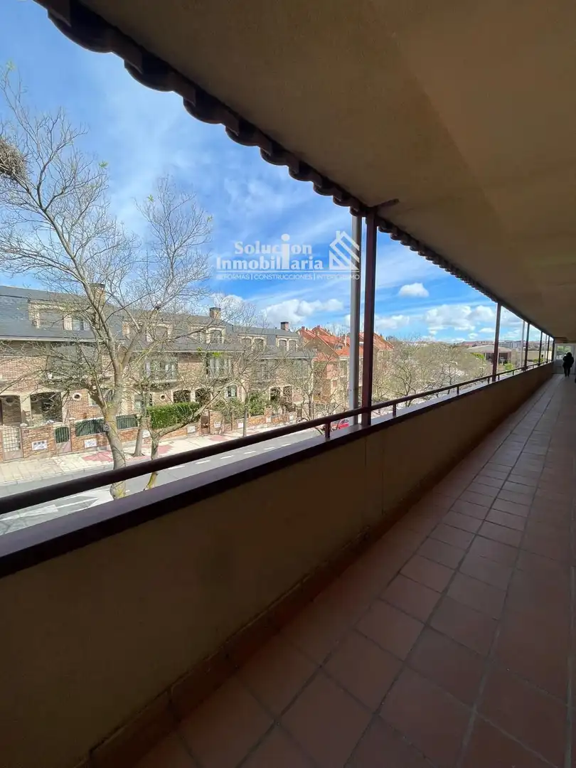 Vista exterior de Dúplex de alquiler en Salamanca con Calefacción, Terraza y Piscina