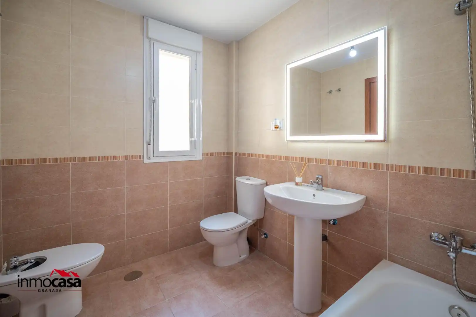 Bathroom of Flat for sale in Cijuela
