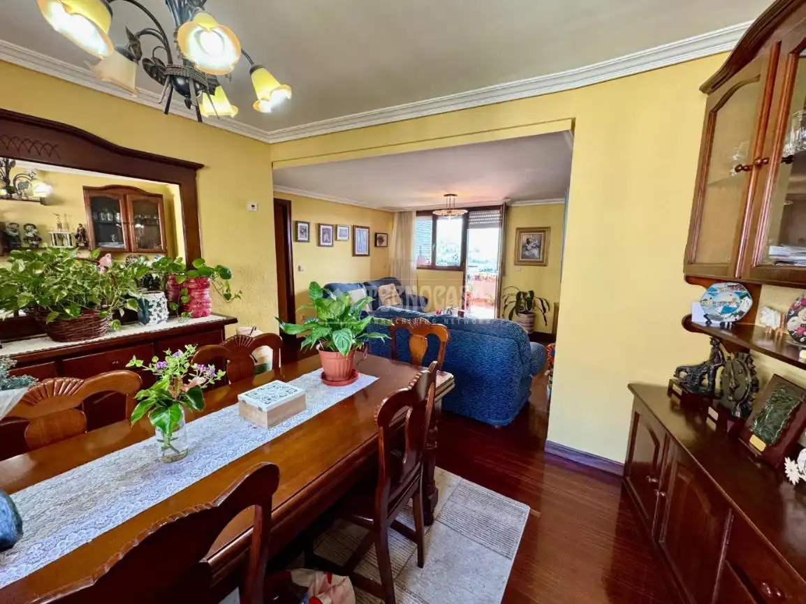 Comedor de Piso en venta en El Astillero   con Calefacción, Parquet y Terraza