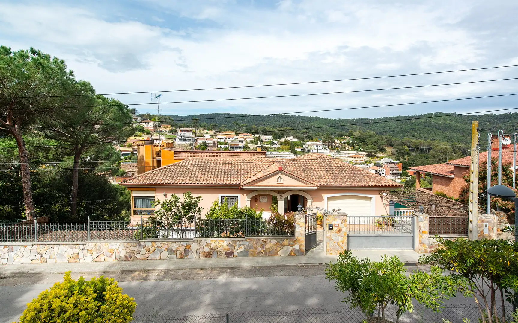 Vista exterior de Casa o xalet en venda en Argentona amb Calefacció, Jardí privat i Terrassa