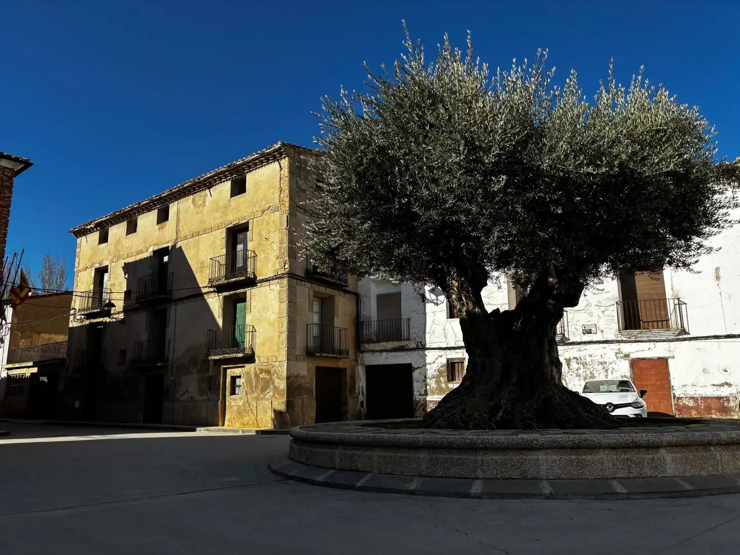 Vista exterior de Casa o xalet en venda en Agón amb Terrassa i Traster