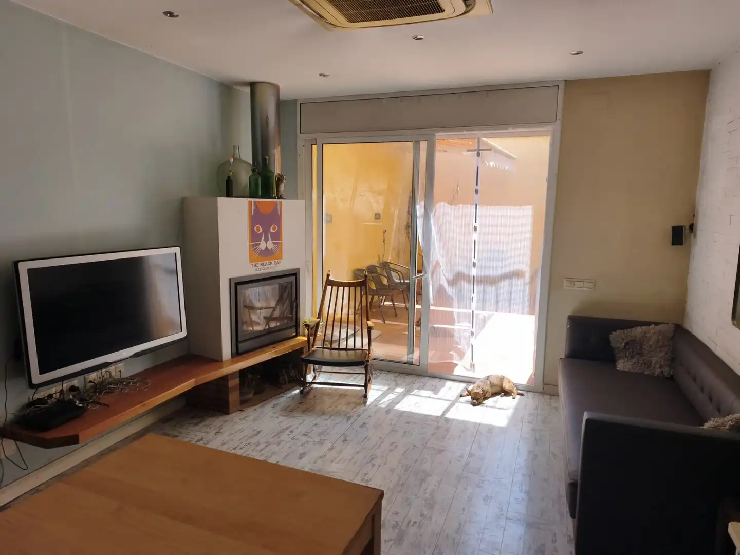 Sala d'estar de Casa o xalet en venda en Vilanova i la Geltrú amb Aire condicionat, Terrassa i Balcó