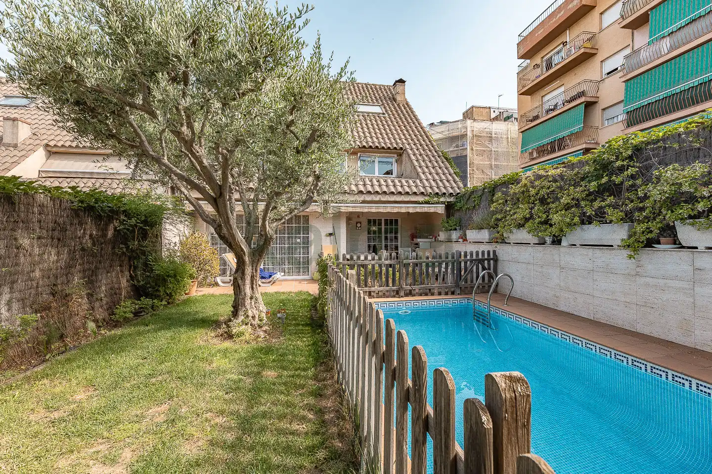 Einfamilien-Reihenhaus zum Verkauf in Carrer del Maestrat, Zona Esportiva