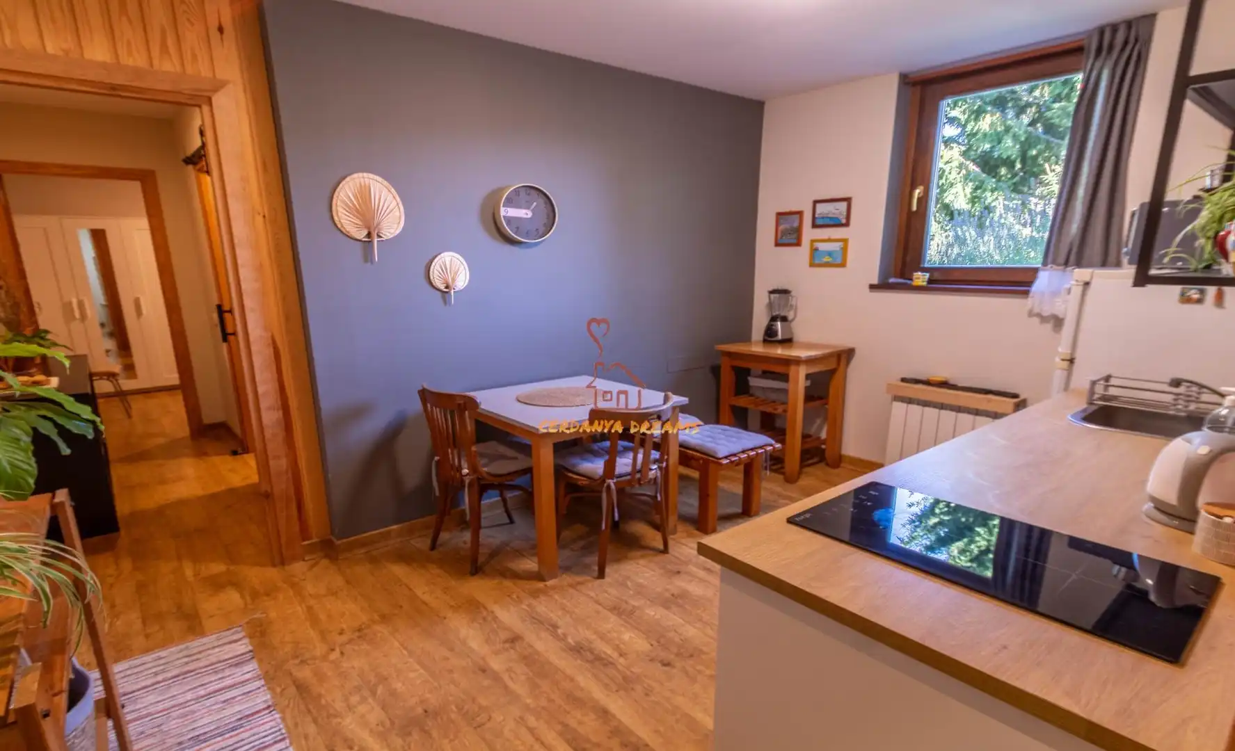 Comedor de Edificio en venta en Alp