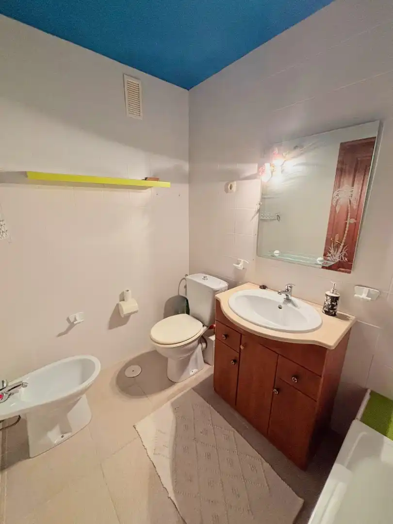 Baño de Piso en venta en Ares con Trastero, Amueblado y Horno