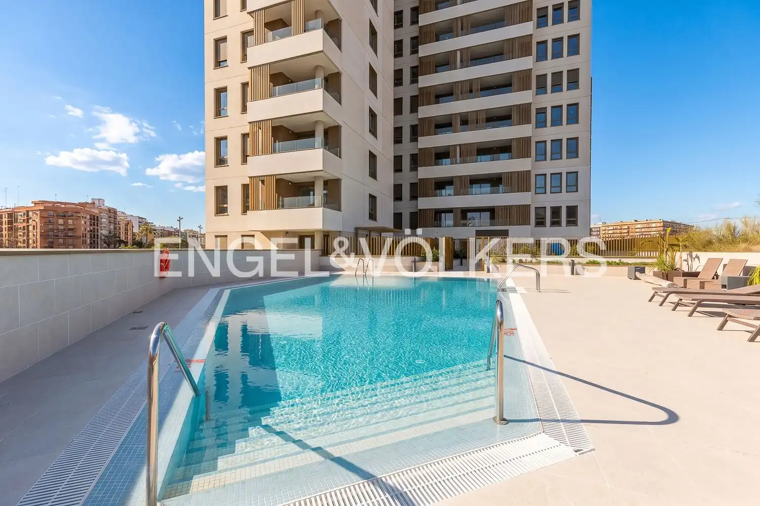 Piscina de Pis de lloguer en Valencia amb Aire condicionat, Calefacció i Terrassa