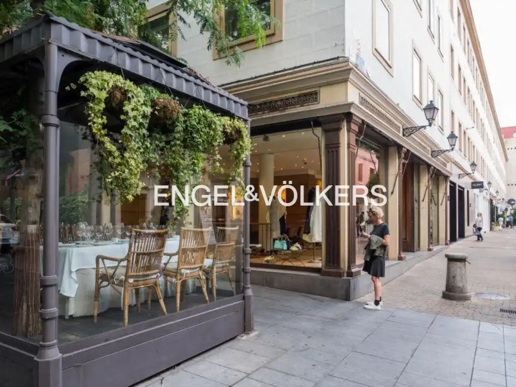 Exterior view of Flat for rent in Barrio de Salamanca