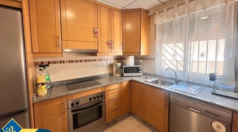 Foto 3 de Casa adosada en venda a Los Secanos, Alicante