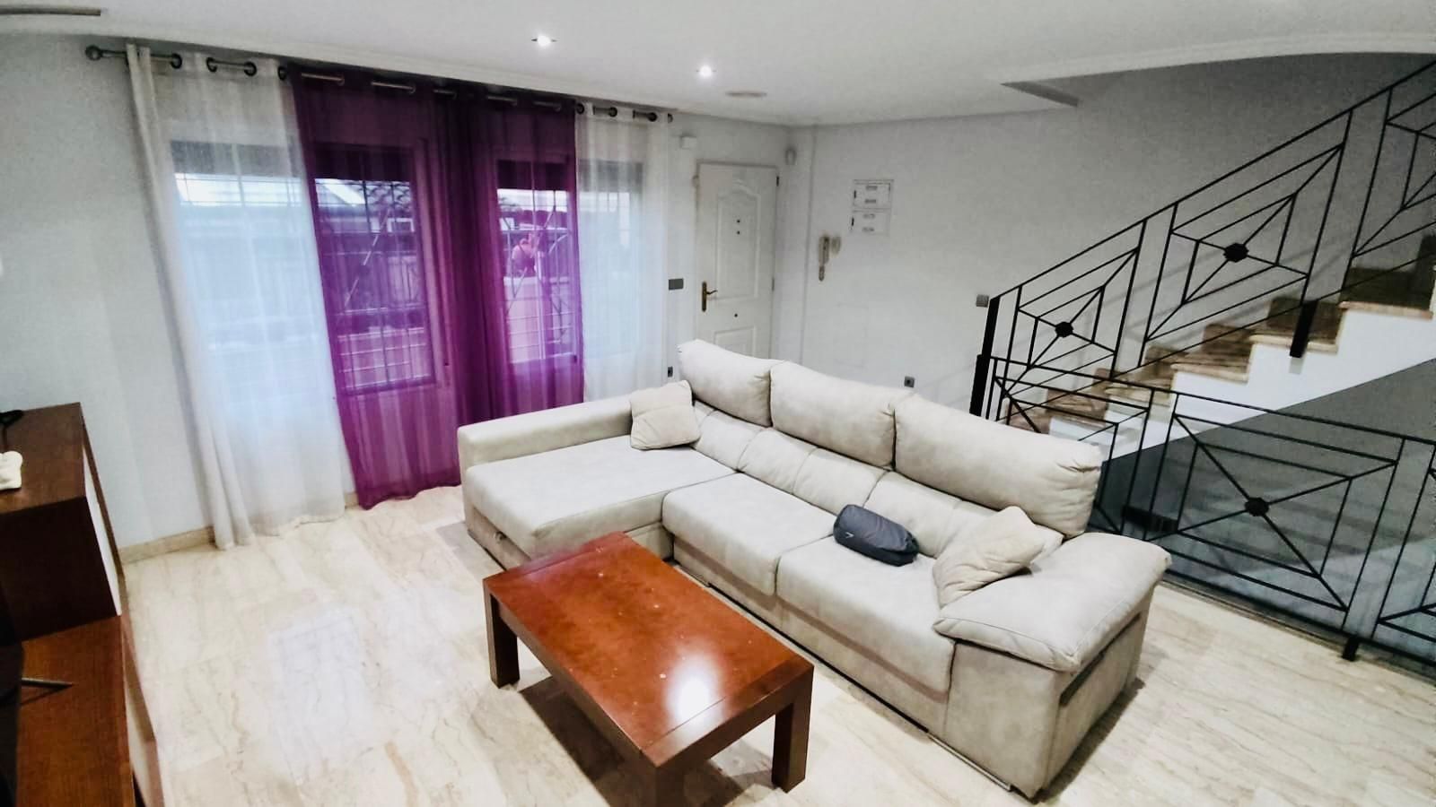 Sala d'estar de Dúplex en venda en Elche / Elx amb Aire condicionat, Calefacció i Terrassa