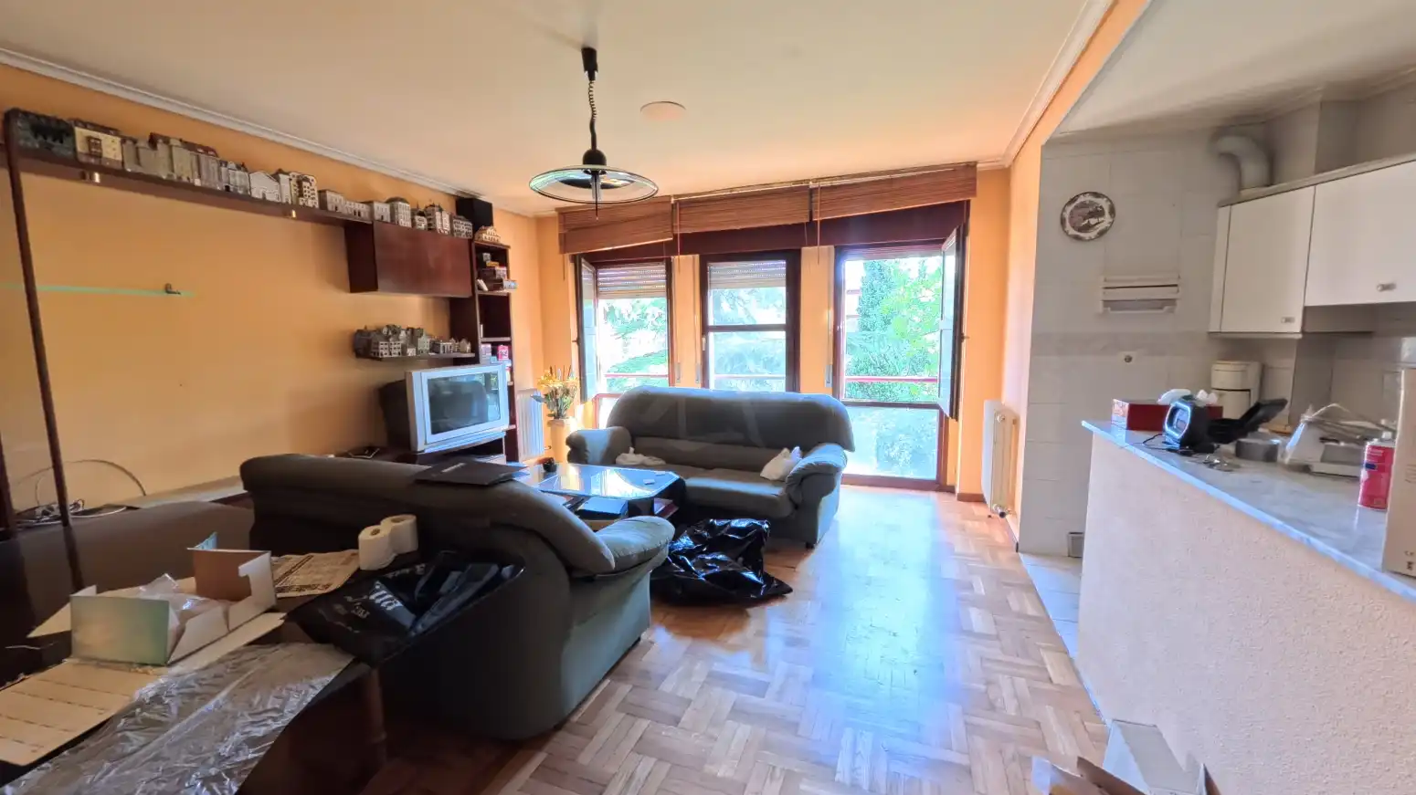 Living room of Flat for sale in  Logroño  with Heating, Parquet flooring and Storage room