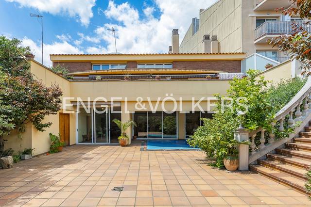 Casa-chalet en Venta en Carrer de Joaquín Costa en Plaça Catalunya - Escola Industrial