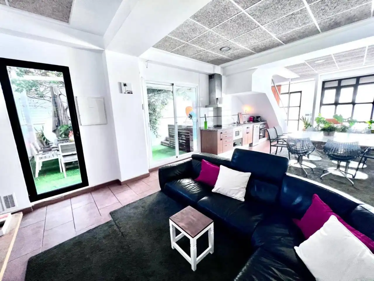 Sala d'estar de Casa o xalet en venda en Valencia amb Aire condicionat, Jardí privat i Terrassa