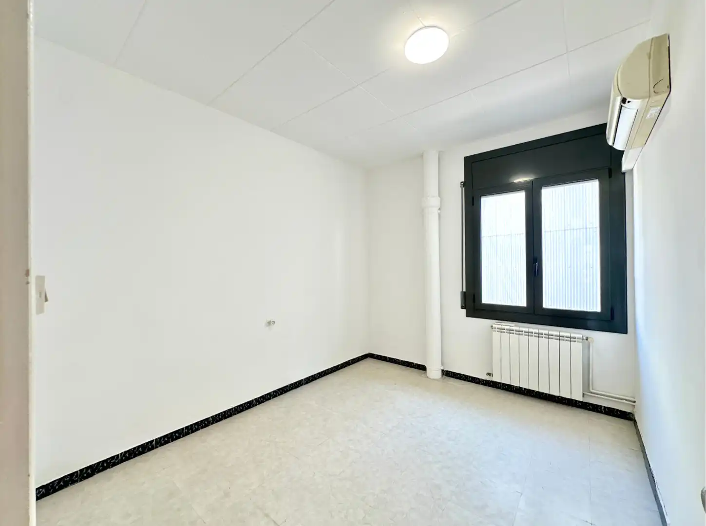 Habitación de Casa adosada en venta en Manlleu con Aire acondicionado, Jardín privado y Terraza