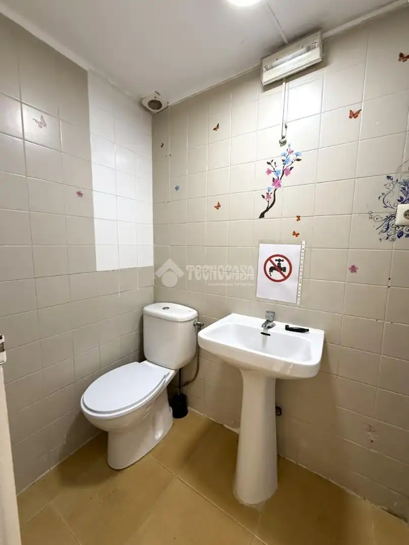 Bany de Local de lloguer en Málaga