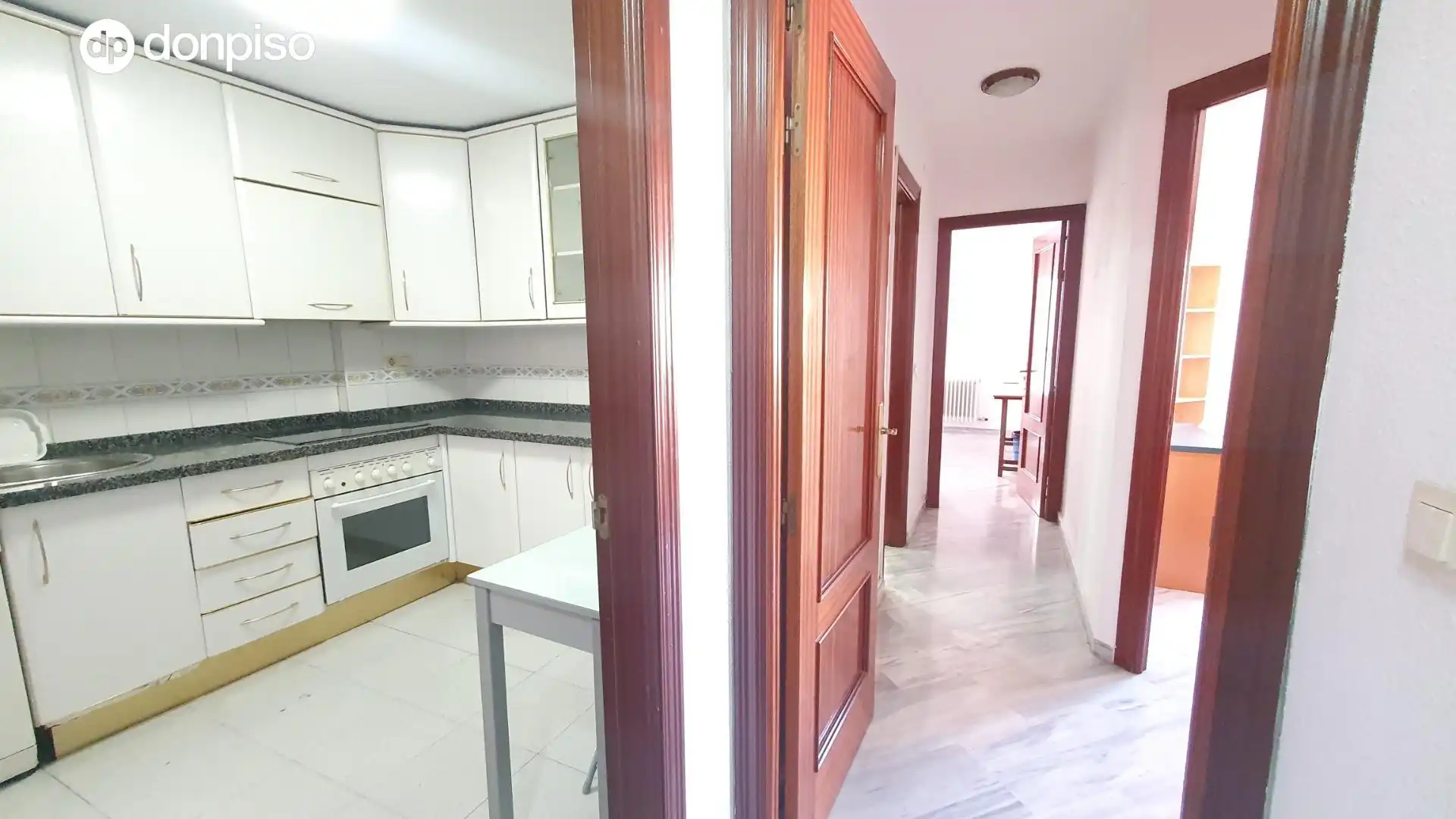 Kitchen of Flat for rent in Granada  with Air Conditioner, Heating and Terrace