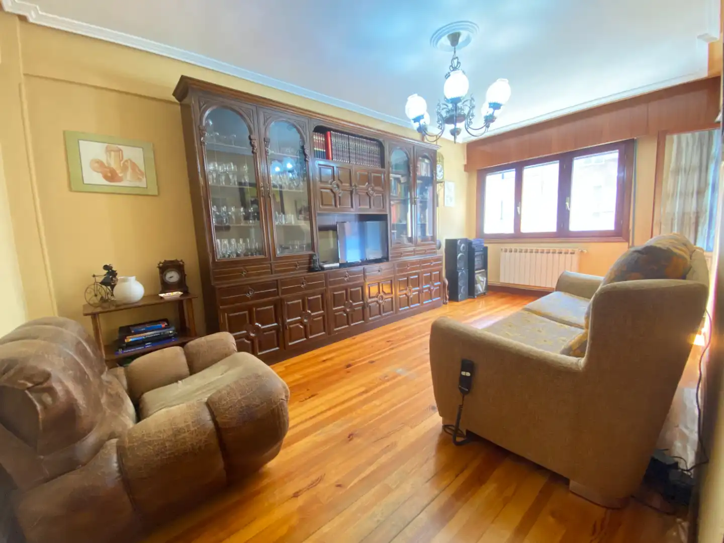 Sala de estar de Piso en venta en Aretxabaleta con Trastero, Amueblado y Balcón