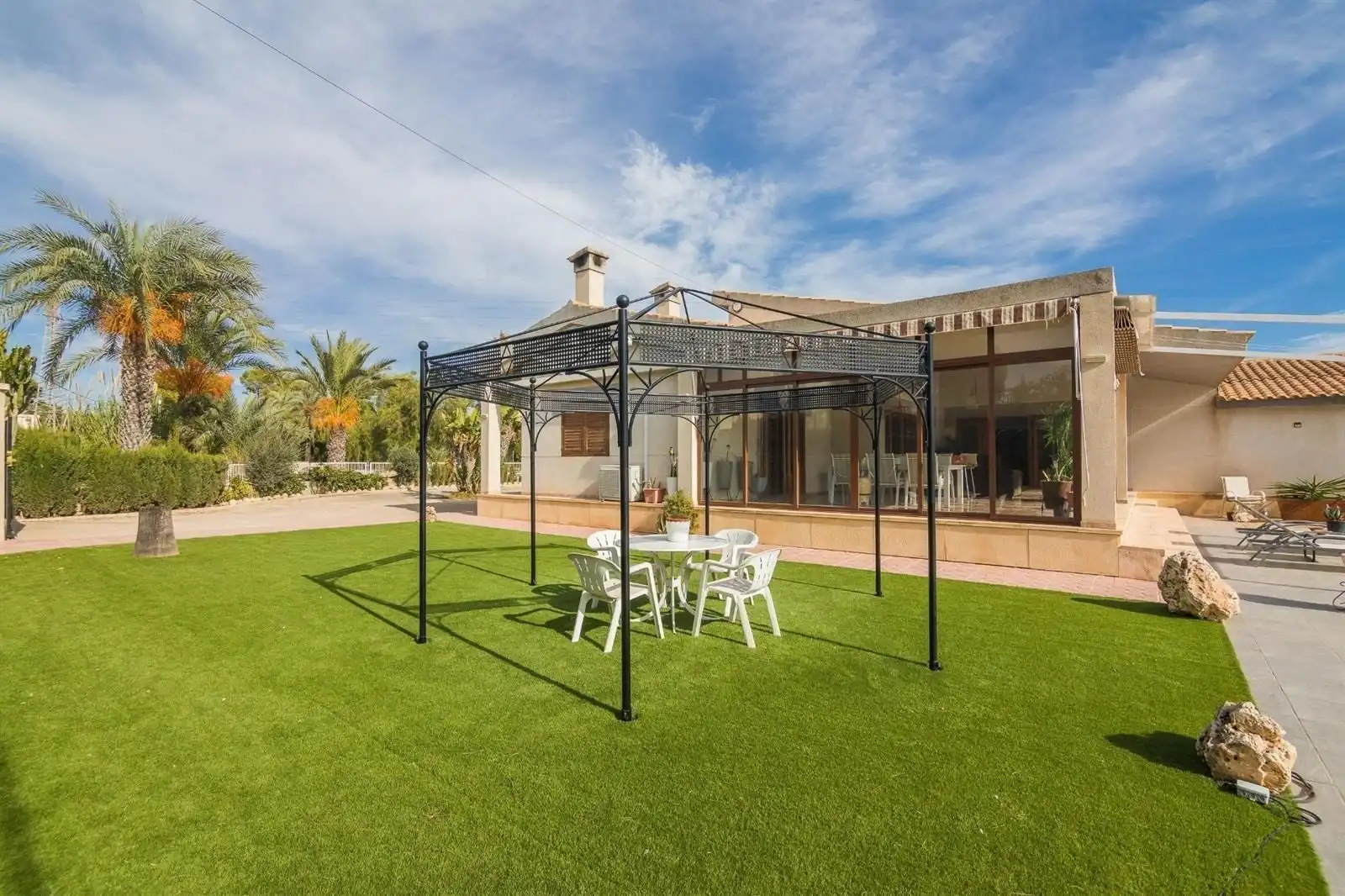 Garden of Houses for sale in Elche / Elx
