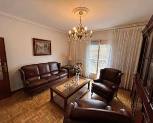 Living room of Flat for sale in Valladolid Capital  with Heating, Terrace and Furnished