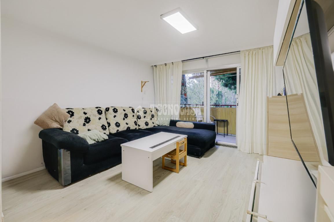 Living room of Flat for sale in L'Hospitalet de Llobregat  with Air Conditioner, Balcony and Home automation