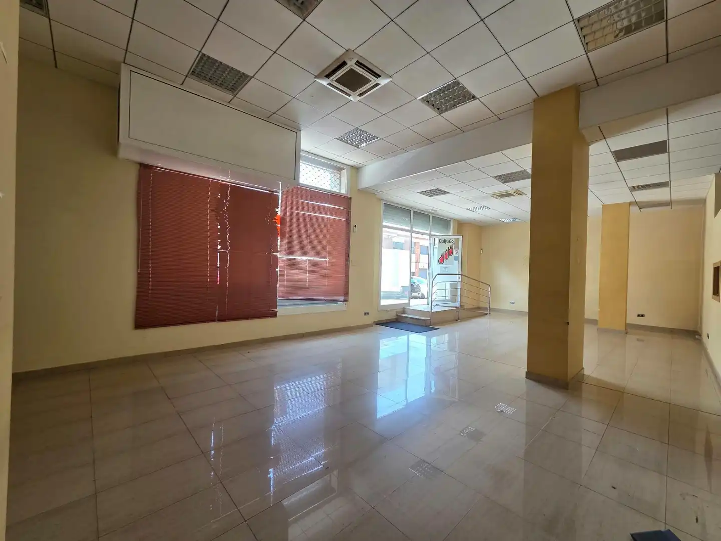 Local en venta en Olesa de Montserrat con Aire acondicionado