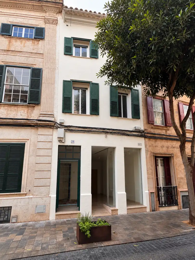 Vista exterior de Pis en venda en Maó ciutat