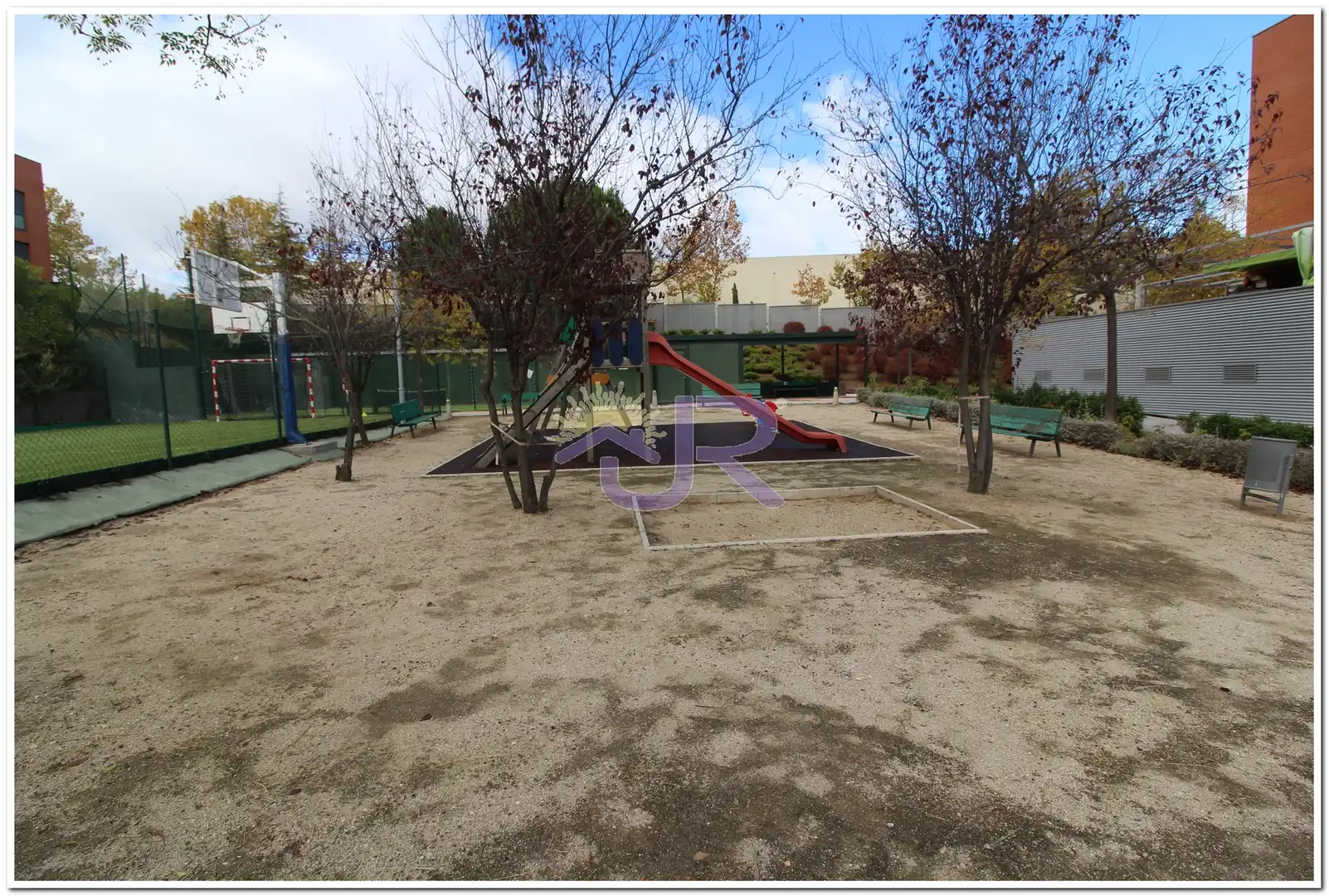 Jardí de Pis en venda en Paracuellos de Jarama amb Calefacció, Terrassa i Traster