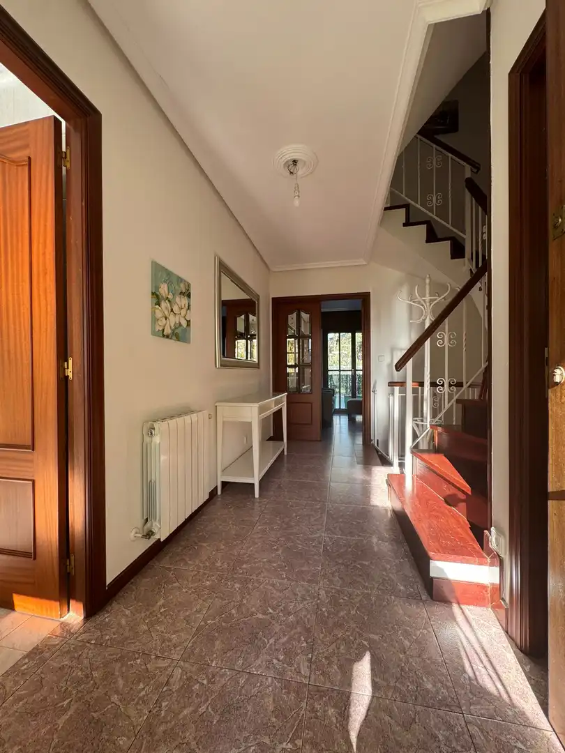 Casa adosada en venda en Polanco amb Calefacció, Jardí privat i Parquet