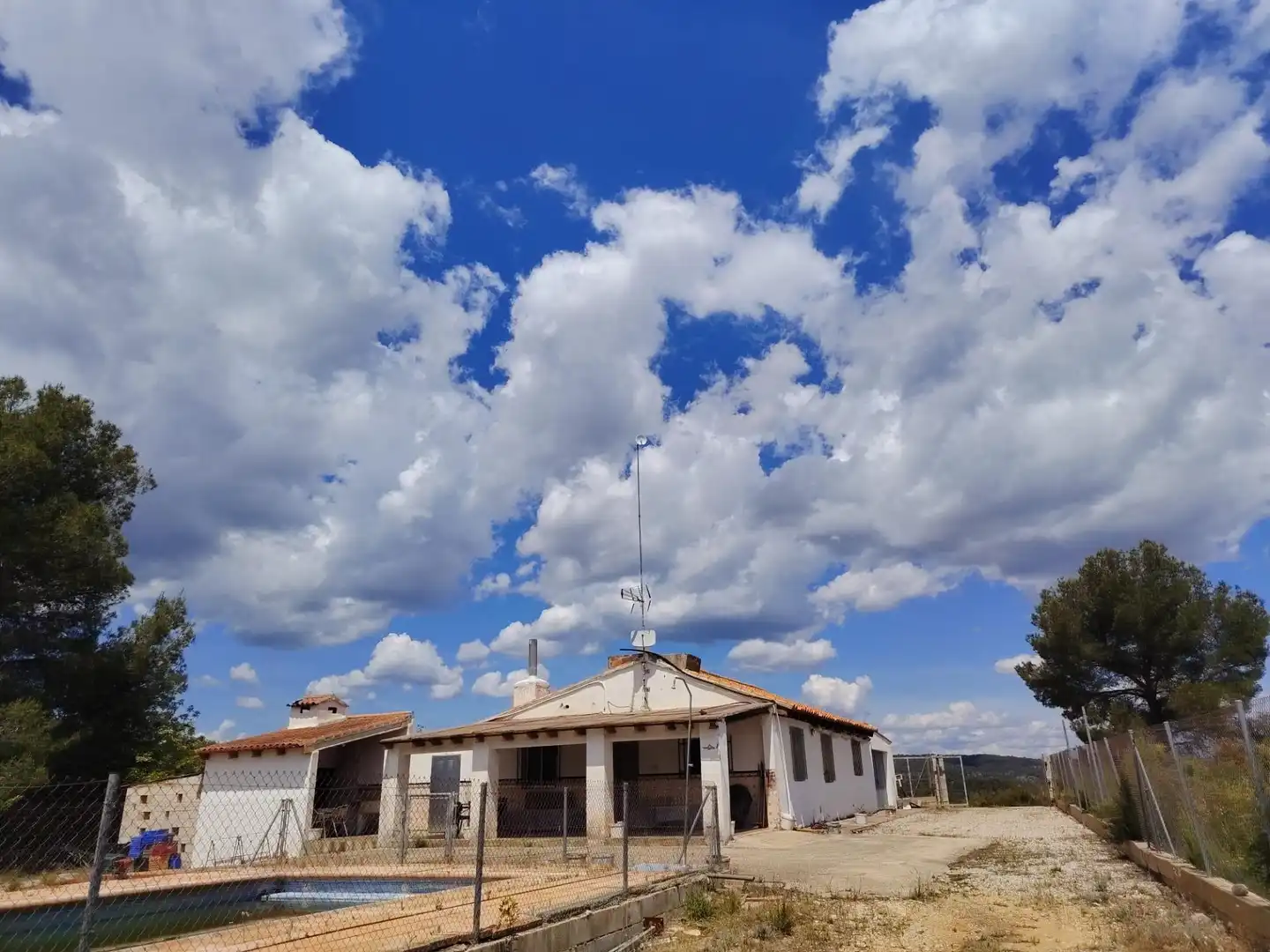 Exterior view of Houses for sale in Navarrés  with Air Conditioner, Private garden and Storage room