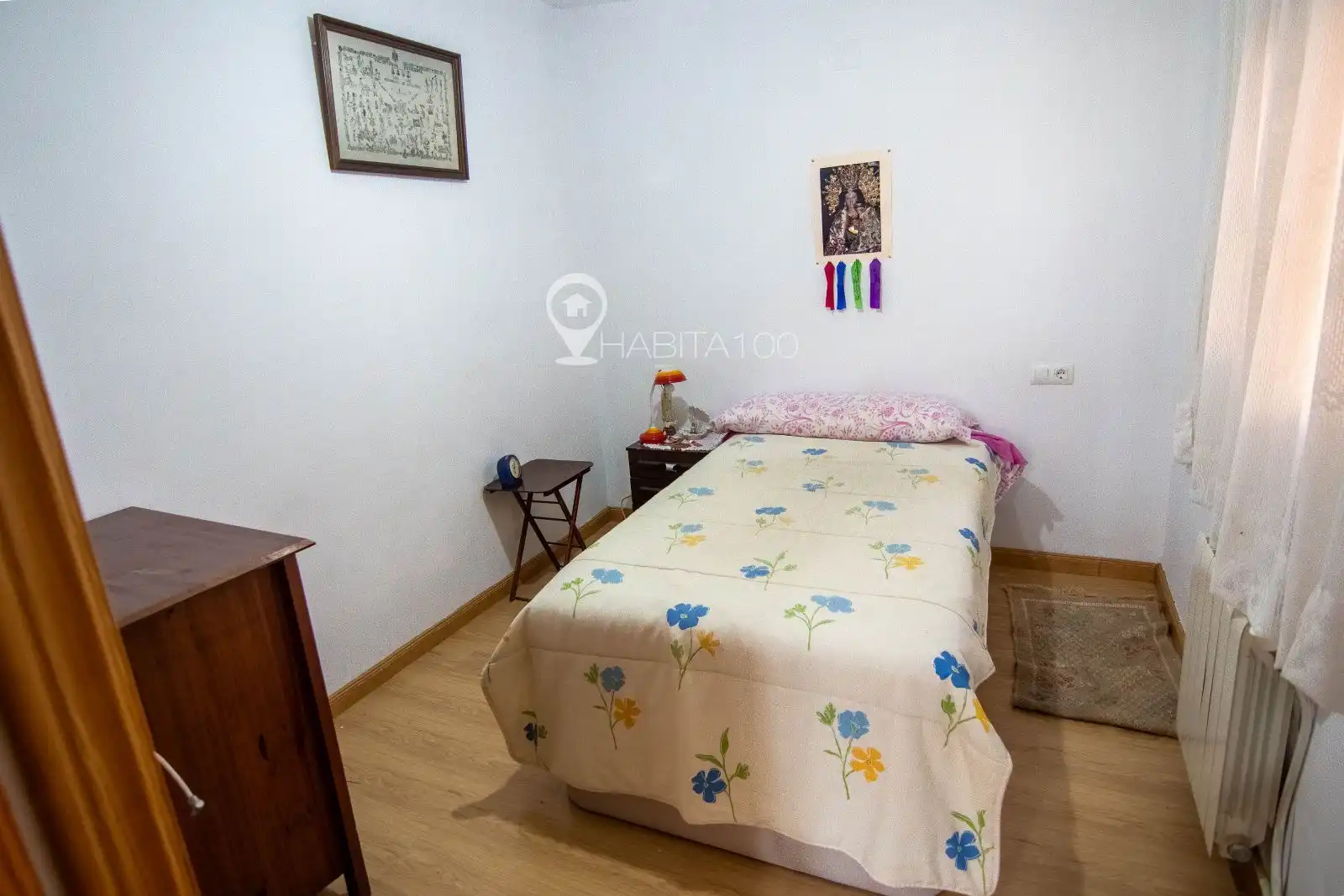 Dormitori de Casa adosada en venda en Cuenca amb Calefacció i Moblat