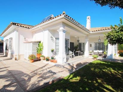 Vista exterior de Casa o xalet en venda en Jerez de la Frontera amb Aire condicionat, Calefacció i Jardí privat