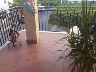 Adosado con balcón en venta en Berja