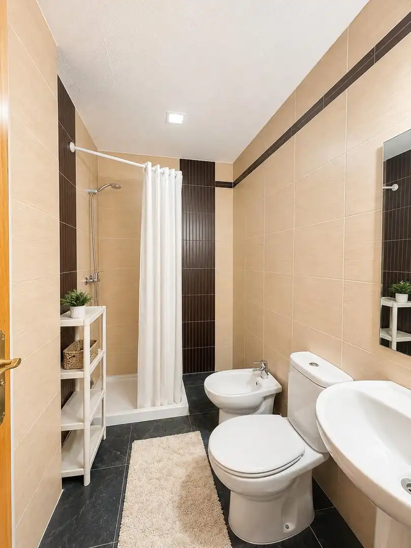 Baño de Casa adosada en venta en Valdemoro con Calefacción, Jardín privado y Terraza