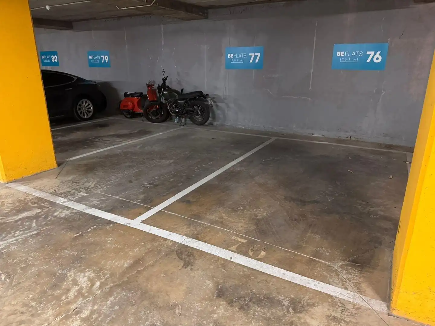 Parkplatz von Dachboden zum Verkauf in Valencia mit Klimaanlage, Terrasse und Möbliert