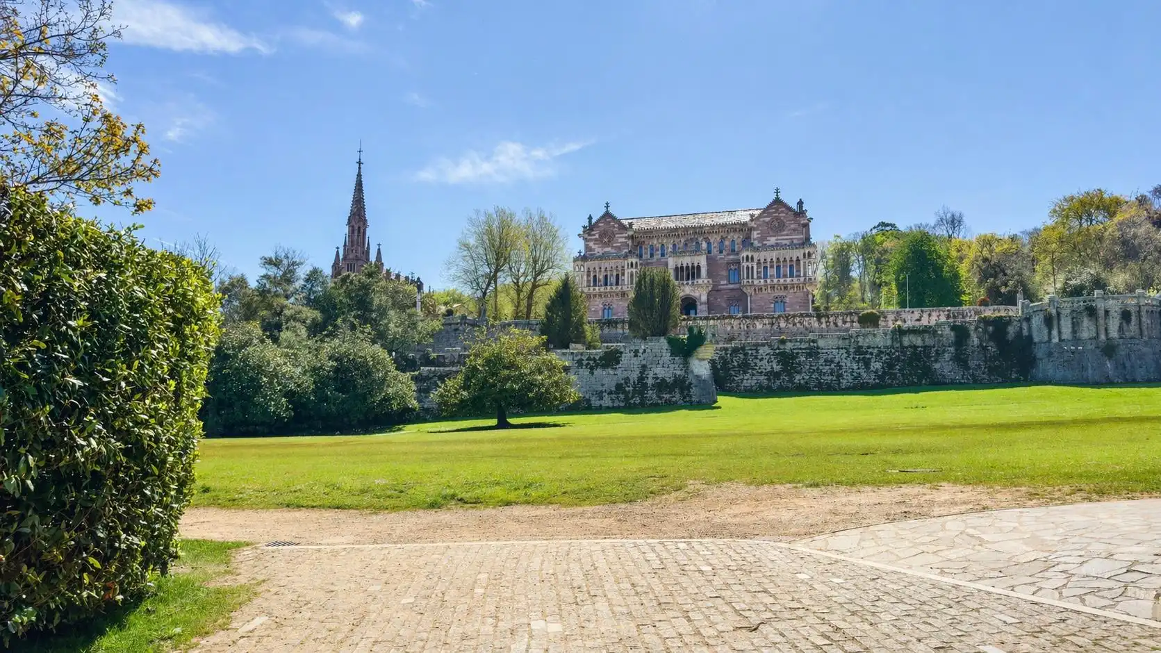 Außenansicht von Maisonette zum Verkauf in Comillas (Cantabria) mit Heizung