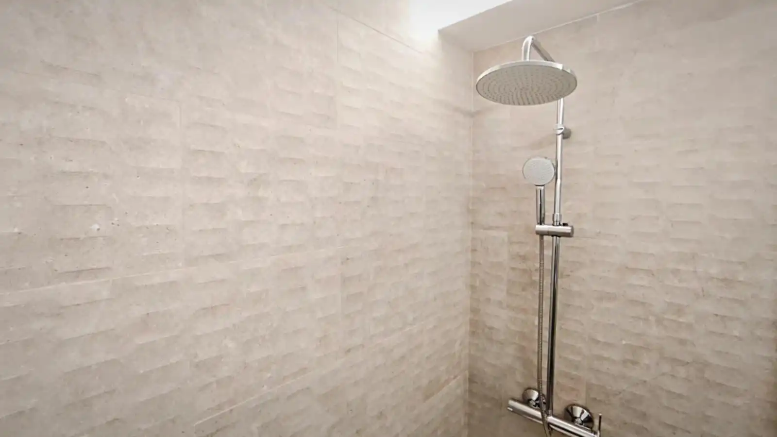 Baño de Piso en venta en  Palma de Mallorca con Aire acondicionado y Amueblado