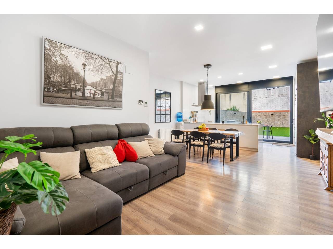 Living room of Single-family semi-detached for sale in Terrassa  with Air Conditioner, Heating and Private garden