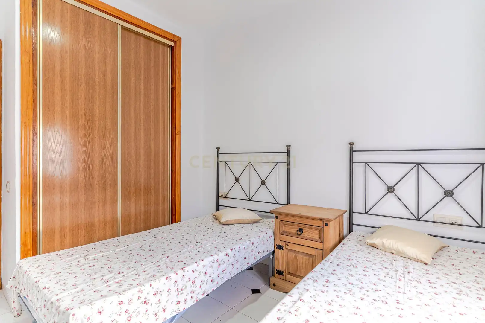 Dormitori de Casa adosada en venda en Ugíjar amb Aire condicionat, Forn i Rentadora