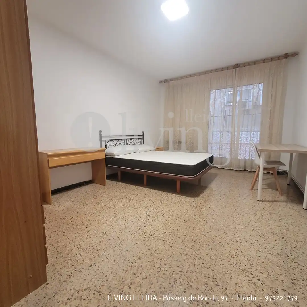 Schlafzimmer von Wohnung zur Miete in Lleida mit Klimaanlage, Heizung und Terrasse
