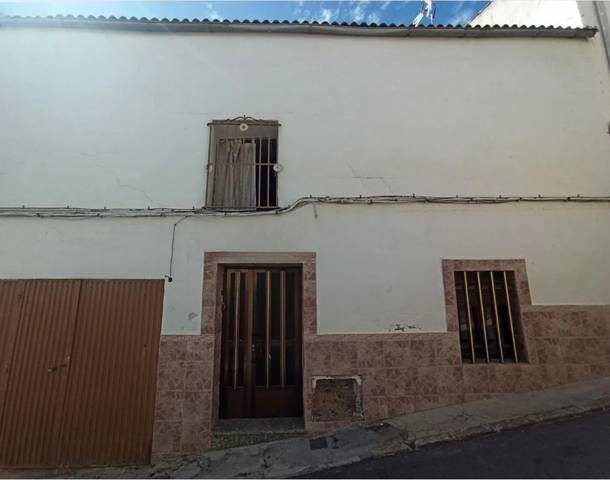 Casa adosada en Venta en Calle las Cruces, 4 en Mengíbar