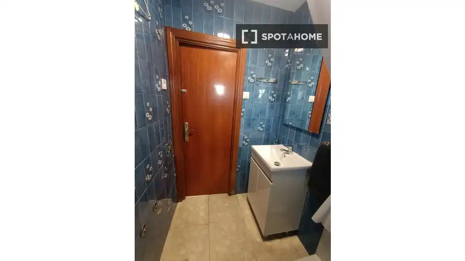 Habitación en Doctor Barraquer - G. Renfe - Policlínico