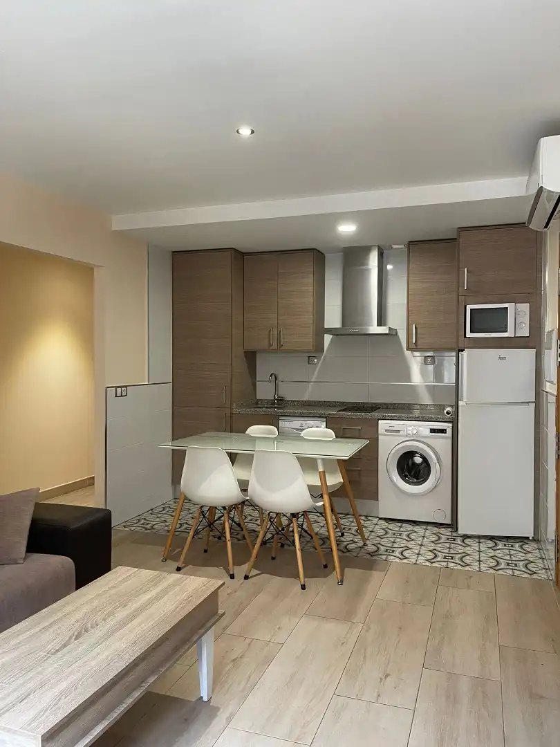 Flat for rent in Calle de las Escuelas, Centro Ciudad