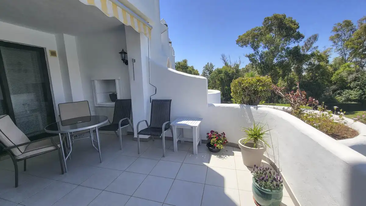 Terraza de Apartamento en venta en Calahonda 