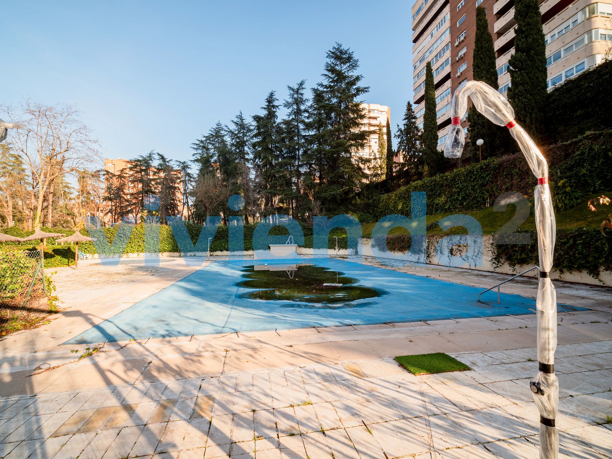 Piscina de Oficina en venda en  Madrid Capital amb Aire condicionat i Balcó